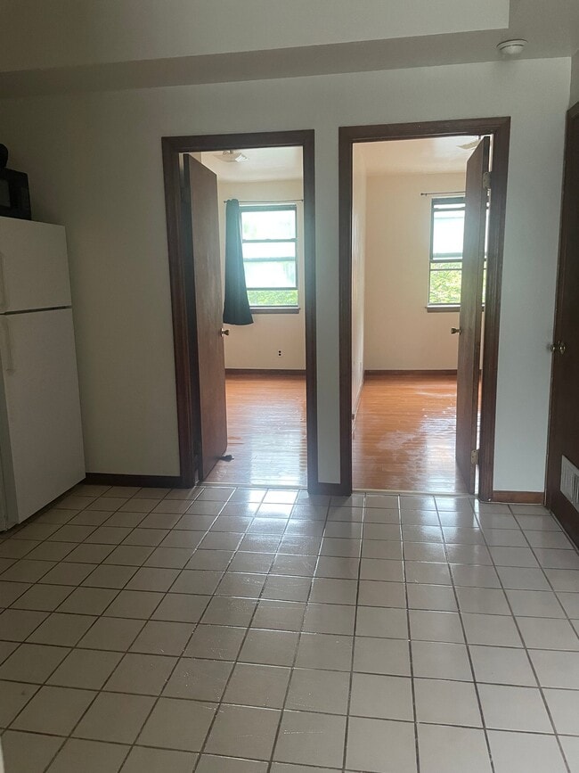 Building Photo - 3517 Lancaster Ave Unit 2