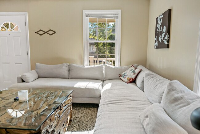 413 S Edgewood St Unidad SI FL1-ID1395349P
