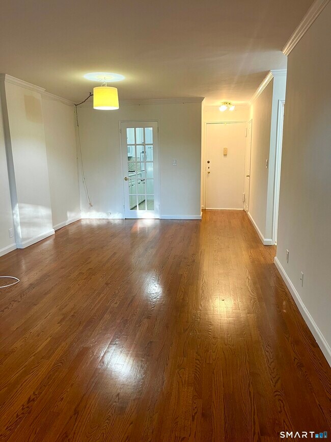 Photo - 71 Strawberry Hill Ave Unidad 217