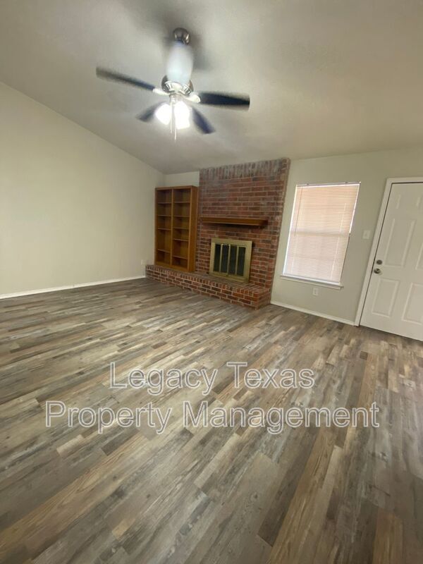 Photo - 801 McAnear St Unit #B