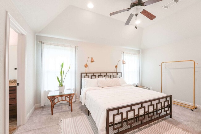 Photo - 967 Glass St Unit ID1241330P