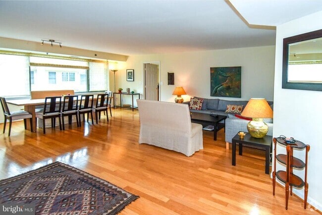 Building Photo - 5450 Whitley Park Terrace Unit 212 Rental