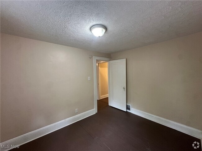 Building Photo - 1248 Pondview Ave Unit 2 Rental