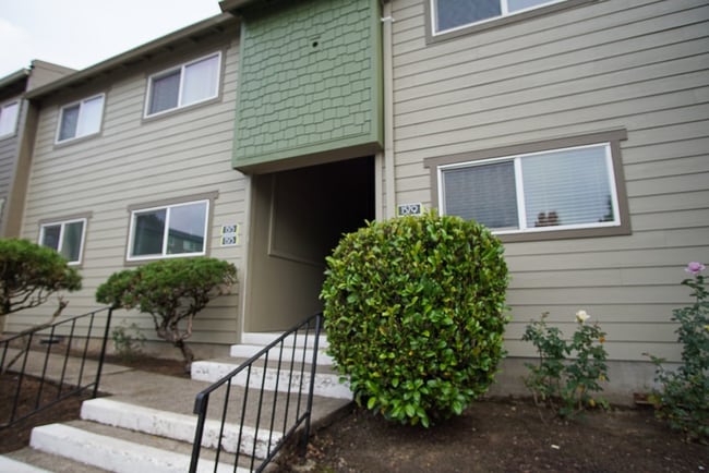 Spacious Two Bedroom in Heart of Buckman! - Spacious Two Bedroom in Heart of Buckman! Apartment Unit 1533
