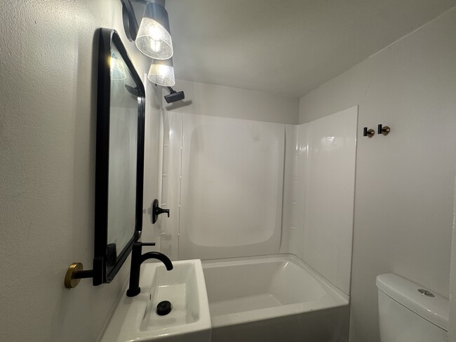 Photo - 1110 E Pin Oak Dr