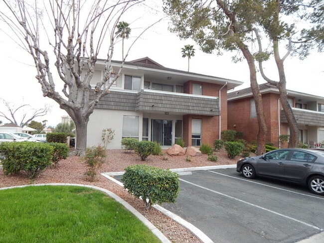 Building Photo - 769 Oakmont Ave