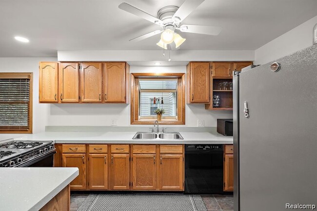 Photo - 836 Miller Ave