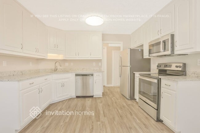 Photo - 115 E Lawn Dr