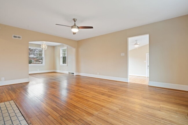 Photo - 3be/2ba Charming Cape Cod in Old North Durham