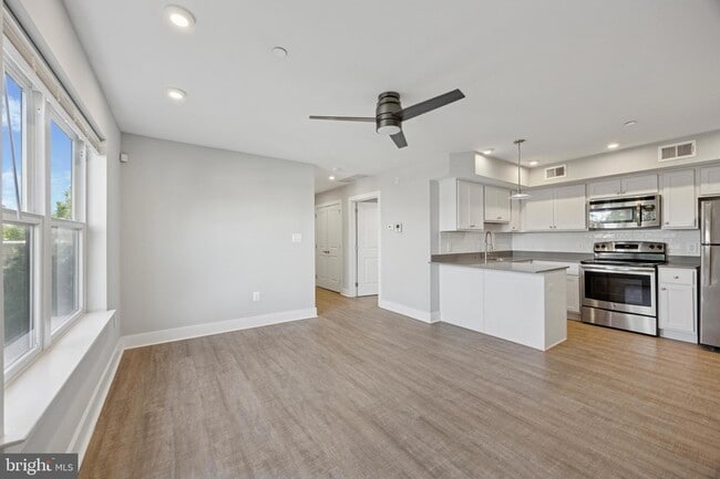 Photo - 502 Gerhard St Unit J