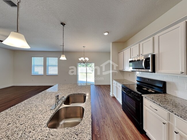 Photo - 4615 Reisswood Loop