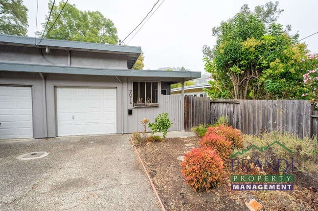 Building Photo - 2074 5th Avenue