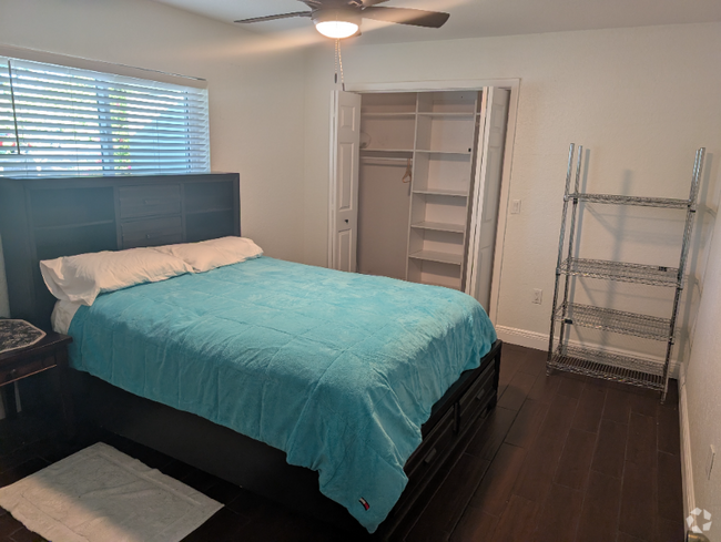 Building Photo - 6533 Clearwater Dr Rental