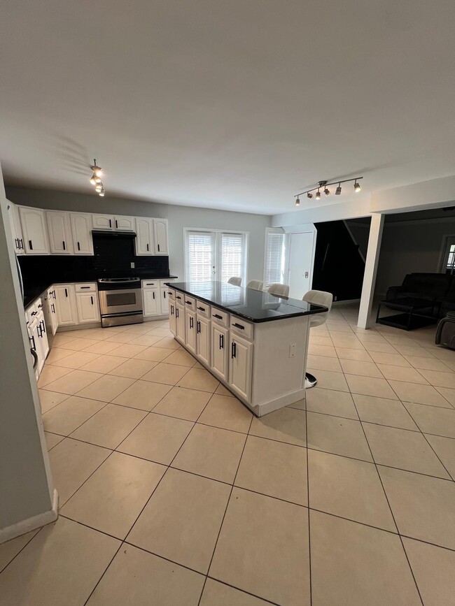 Photo - 2417 Sundy Ave