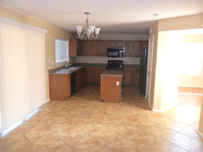 Photo - 25863 W Elizabeth Ave