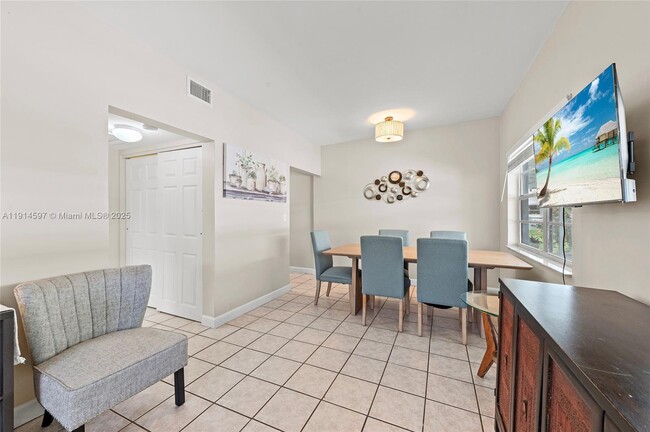 Photo - 1125 NE 5th Ave Unit 1