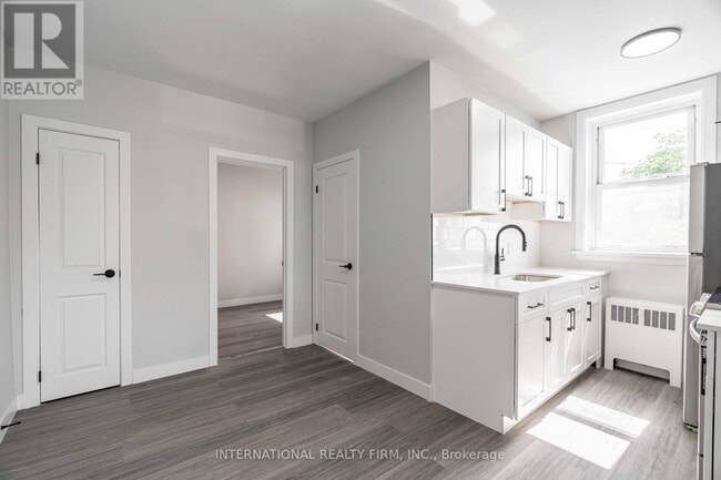 Photo - 215 Hamilton