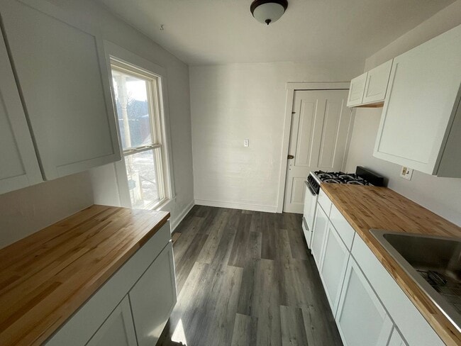 Photo - 306 E Hillsdale St Unit 0.5