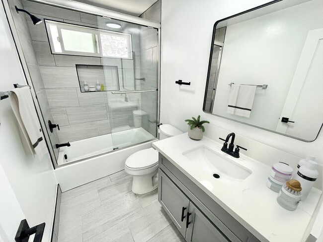 Photo - 9612 Lucerne Ave