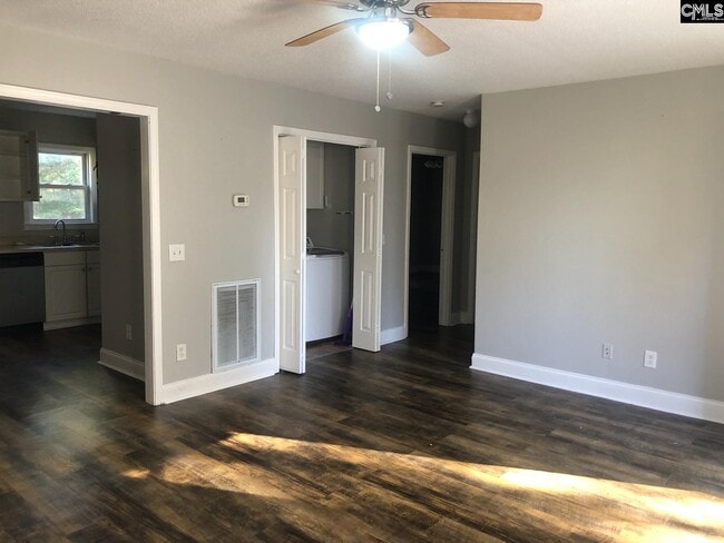 Photo - 2446 Watson St