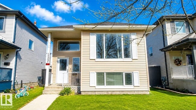 Photo - 17231-17291 91 St NW
