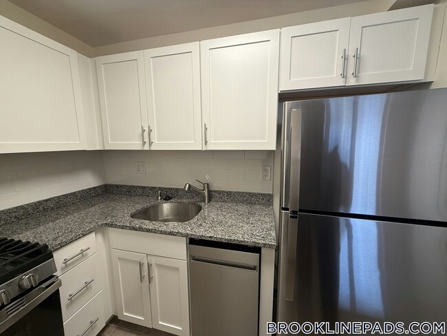 Building Photo - 185 Freeman St