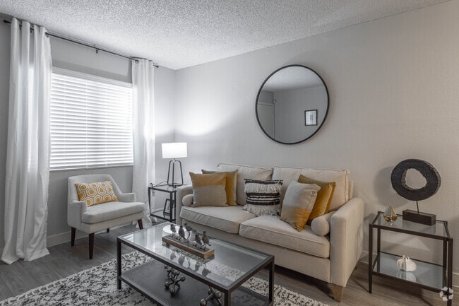 1BR, 1BA - 540 SF
