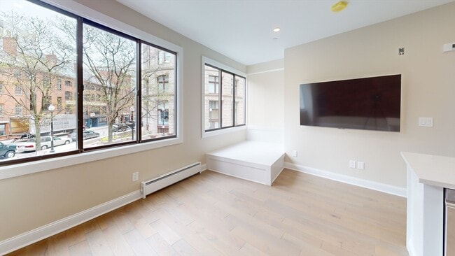 31-35-35 India St Unit 204