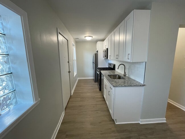 Building Photo - 2677 N Lincoln Ave Unit 3R