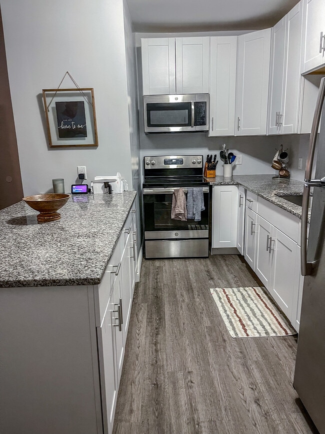 Building Photo - 11 N Miami St Unit 1 Rental