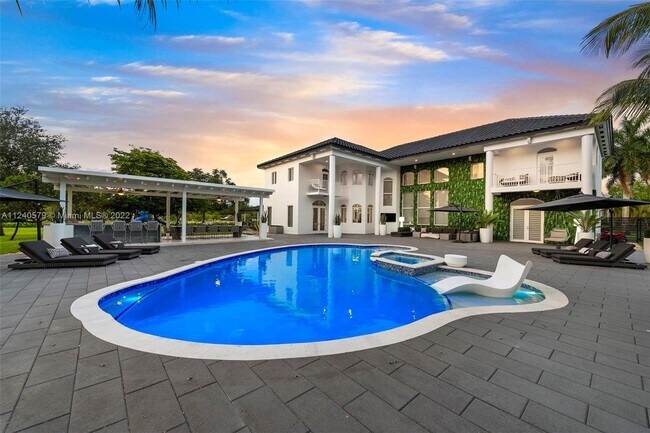 Photo - 5801 Melaleuca Rd