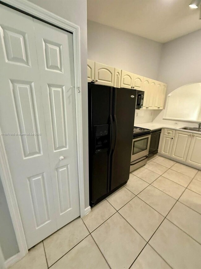 Photo - 2930 SE 13th Ave Unit 205-52