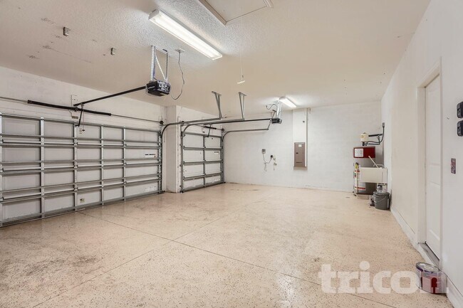 Photo - 33164 Whisper Pointe Dr