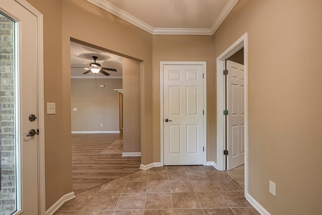 Photo - 111 Waynoka Ln