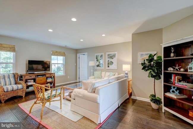 Photo - 33543 Silver Fox Dr