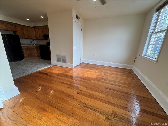 Photo - 284 Main St Unidad 2D