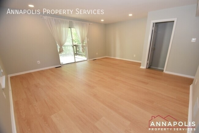 Photo - 17 Mooring Point Ct