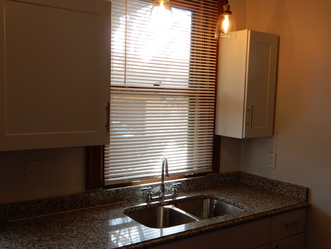 Photo - 143 S Euclid Ave Unit 1