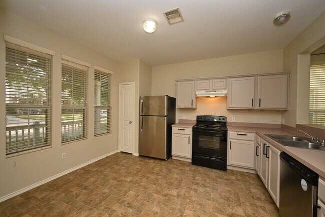 Building Photo - 16806 Mammoth Springs Dr