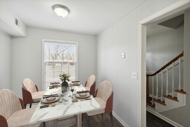 Photo - Jamestown Apartments & Townhomes