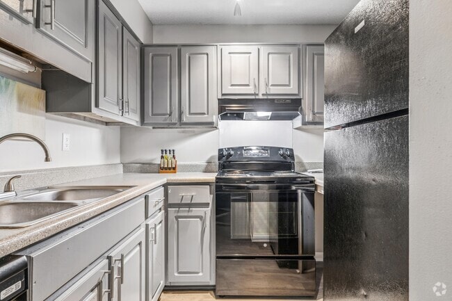 1BR, 1BA - 800SF - Kitchen