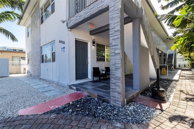 Building Photo - 8430 Harding Ave Unit 8A Rental