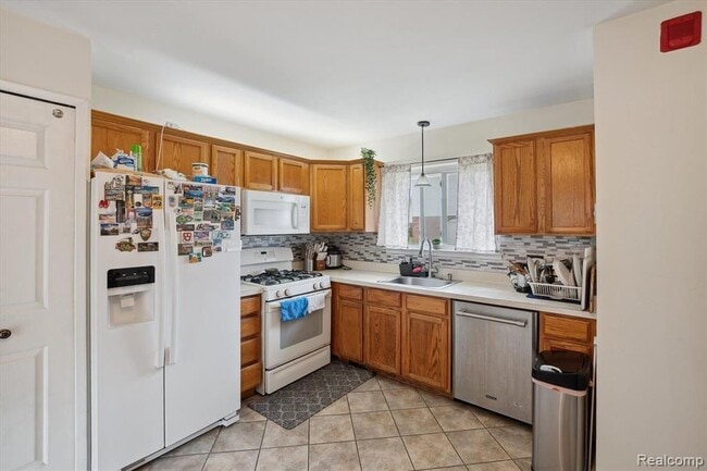 Photo - 44563 Savery Dr