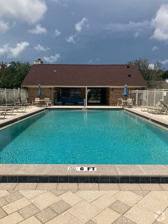 Building Photo - One Bedroom Condo with Loft, One-car Garag... Unit 1121
