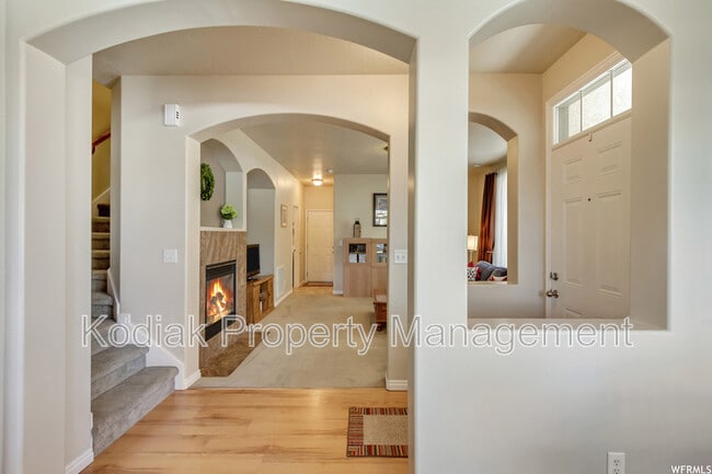 Photo - 548 Walton Dr