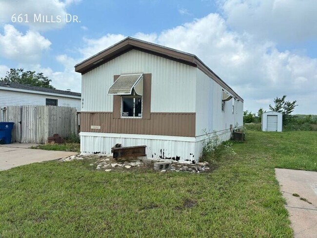 Photo - 661 W Mills Dr