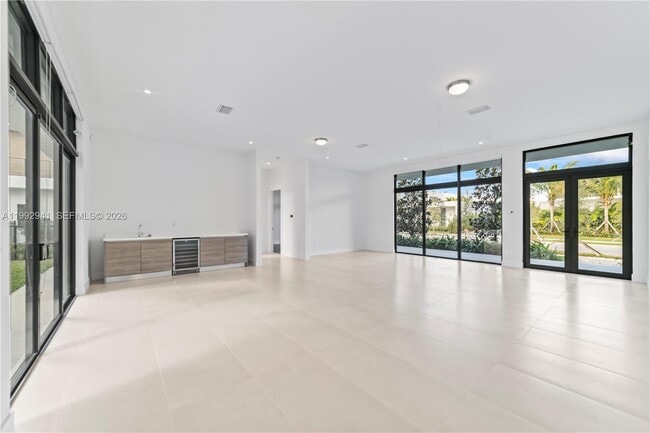 Photo - 16680 Botaniko Dr N