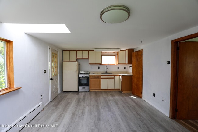 147 Rock Hill Rd