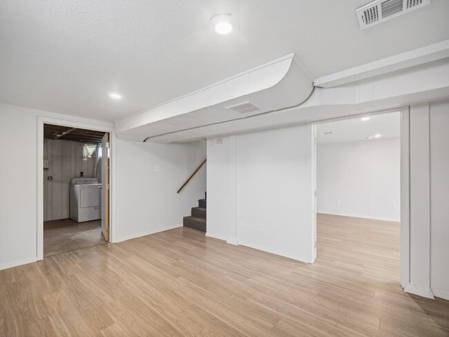 Photo - 2403 W Everett Ave