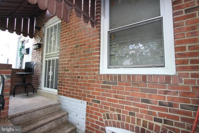 Building Photo - 1535 K St SE Rental